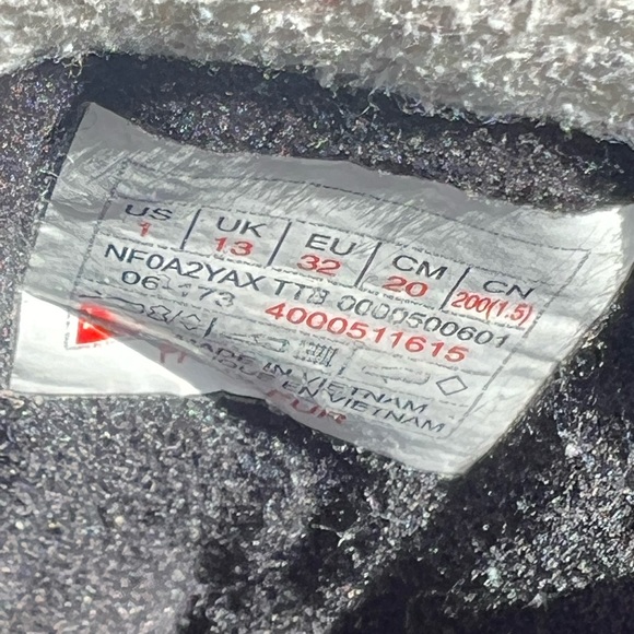 Girls North Face boots size 1 - Picture 8 of 10